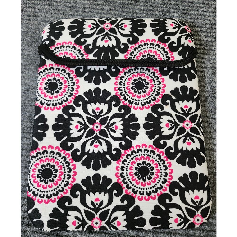 Thirty-One Back Pink White Medallion Print Padded Tablet Pouch Cover